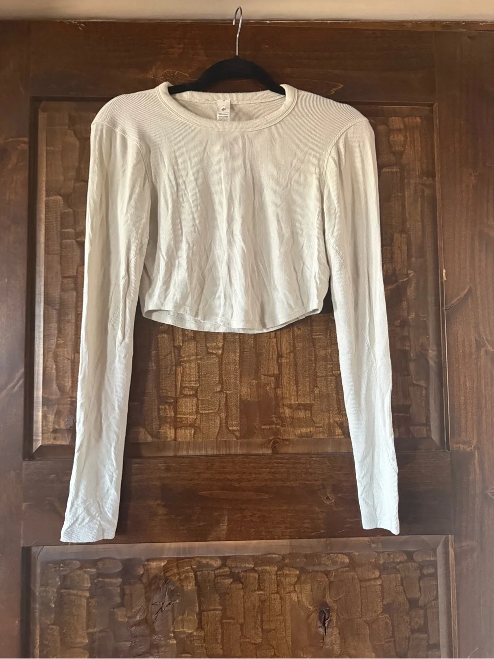 Lululemon Cropped Long-Sleeve Women's Top - Cream